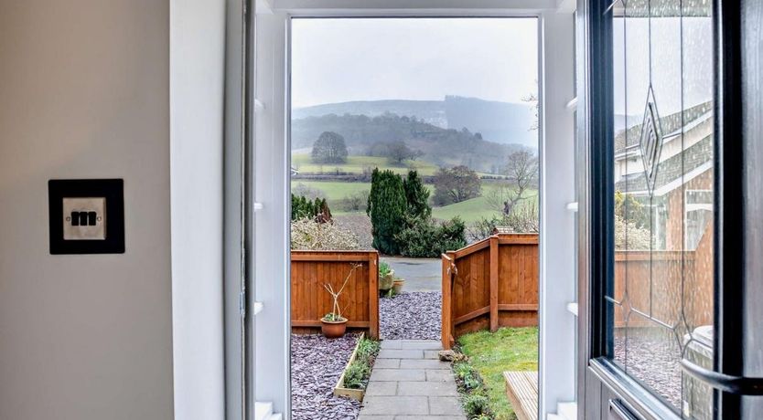 Photo of 1 Bed in Llangollen