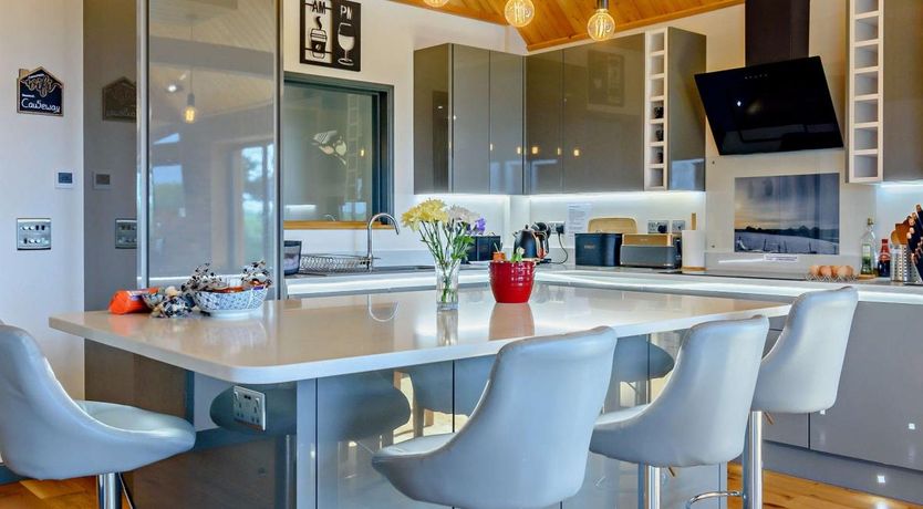 Photo of 4 Bed in Bodle Street Green