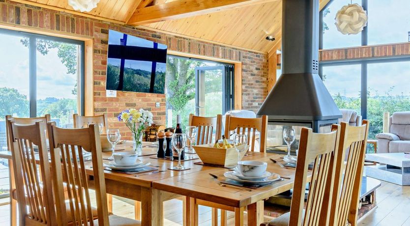 Photo of 4 Bed in Bodle Street Green