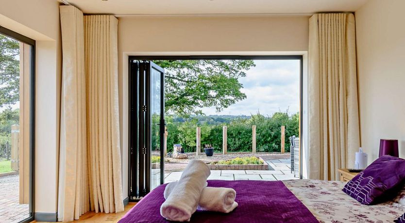 Photo of 4 Bed in Bodle Street Green