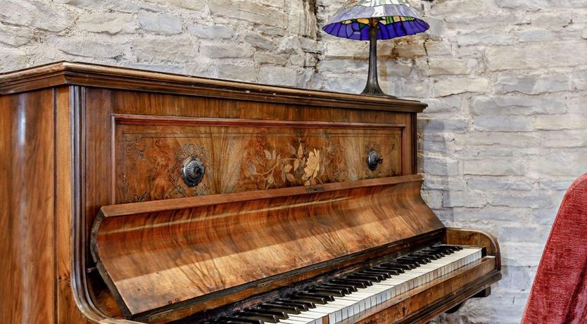 Photo of 7 Bed in Chaxhill