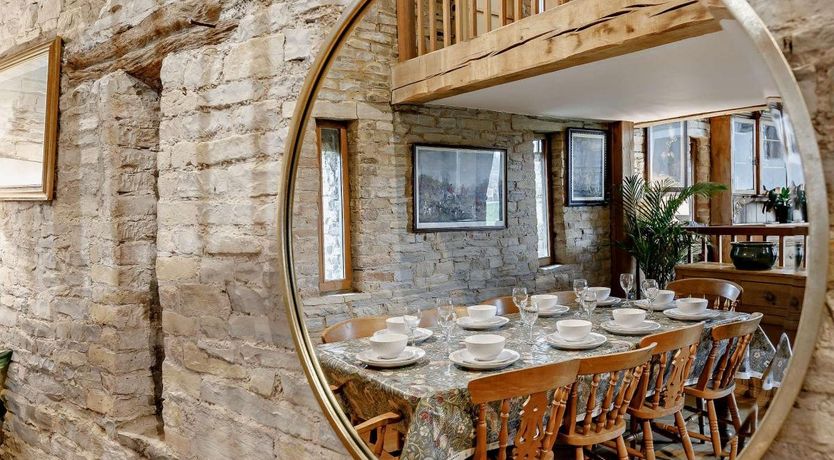 Photo of 7 Bed in Chaxhill