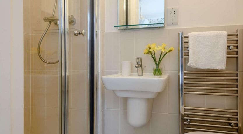 Photo of 2 Bed in Bath