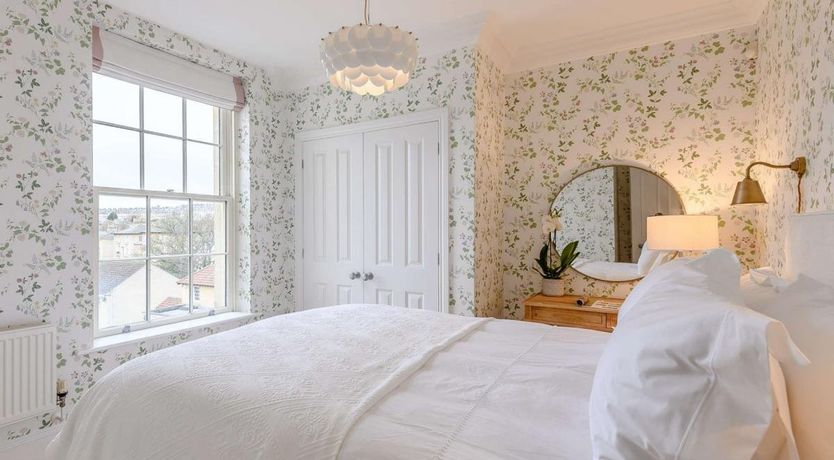 Photo of 2 Bed in Bath