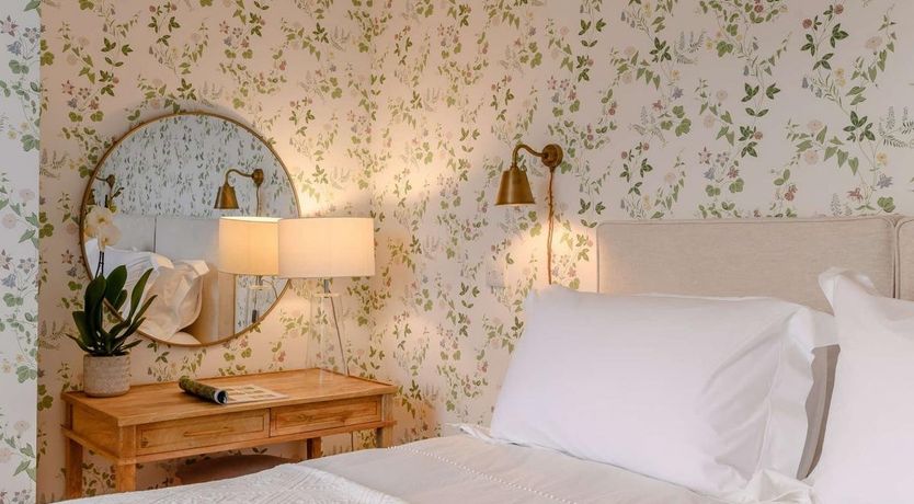 Photo of 2 Bed in Bath