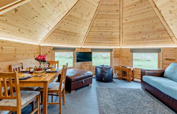 Log Cabin in Glasgow and Clyde Valley Holiday Cottage