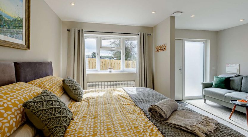 Photo of 1 Bed in Kings Heanton