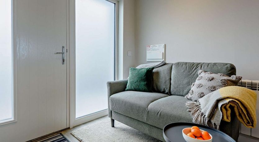 Photo of 1 Bed in Kings Heanton