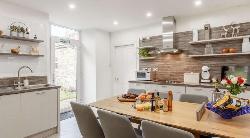 Photo of 4 Bed in Wick