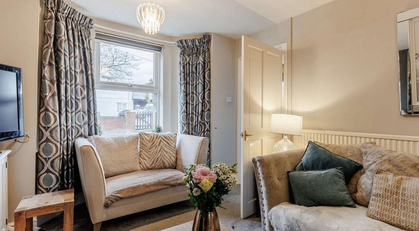 Photo of 5 Bed in Pinvin