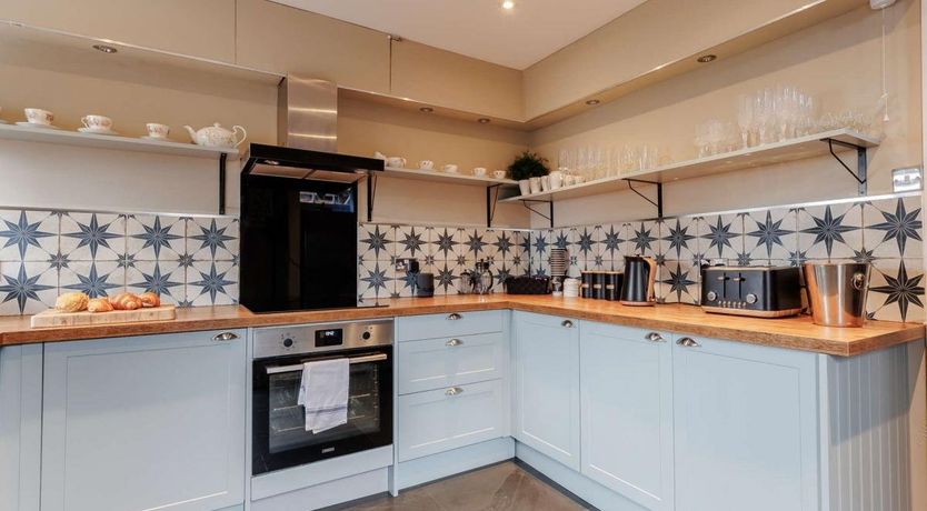 Photo of 5 Bed in Pinvin