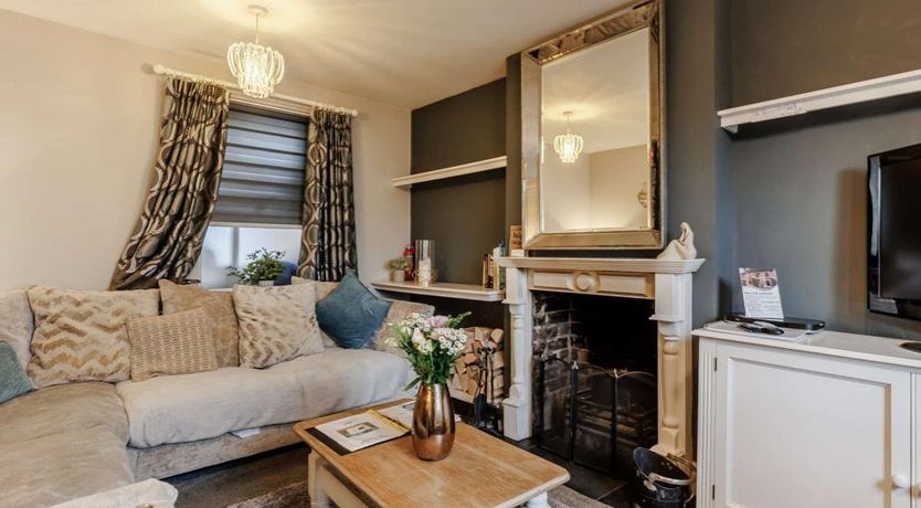 Photo of 5 Bed in Pinvin