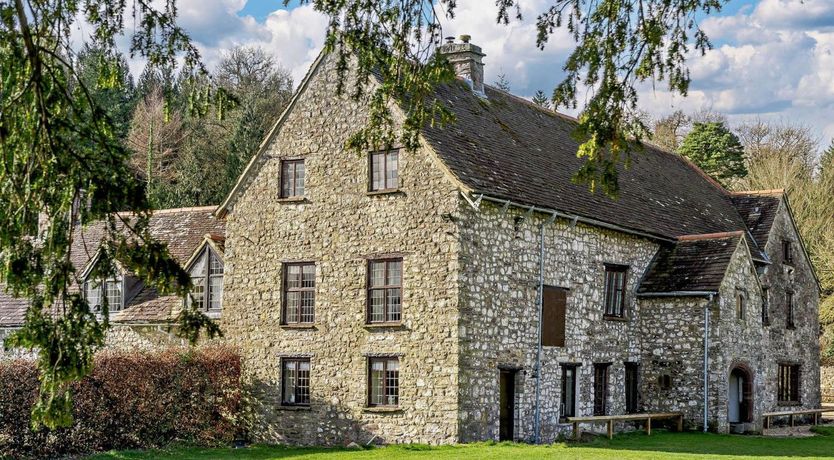 Photo of 4 Bed in Abergavenny