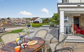 Photo of 3 Bed in Teignmouth