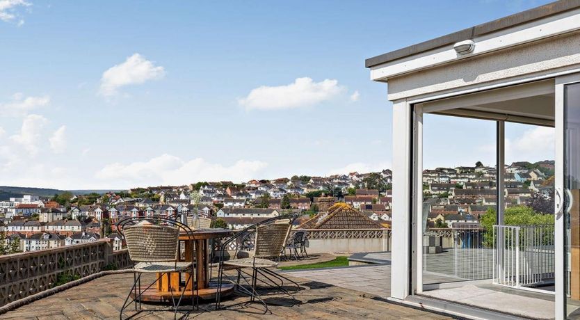 Photo of 3 Bed in Teignmouth