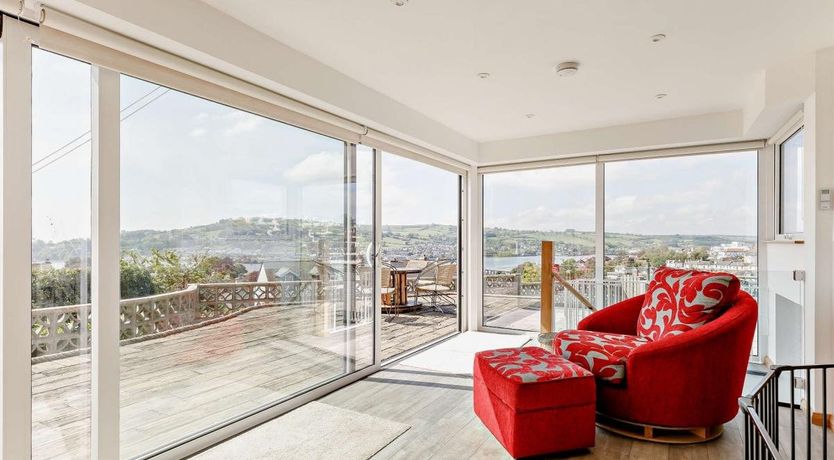 Photo of 3 Bed in Teignmouth