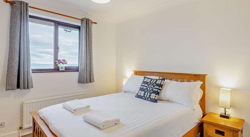 Photo of 4 Bed in Llwyngwril