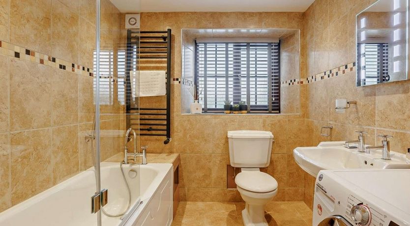 Photo of 2 Bed in Gammaton