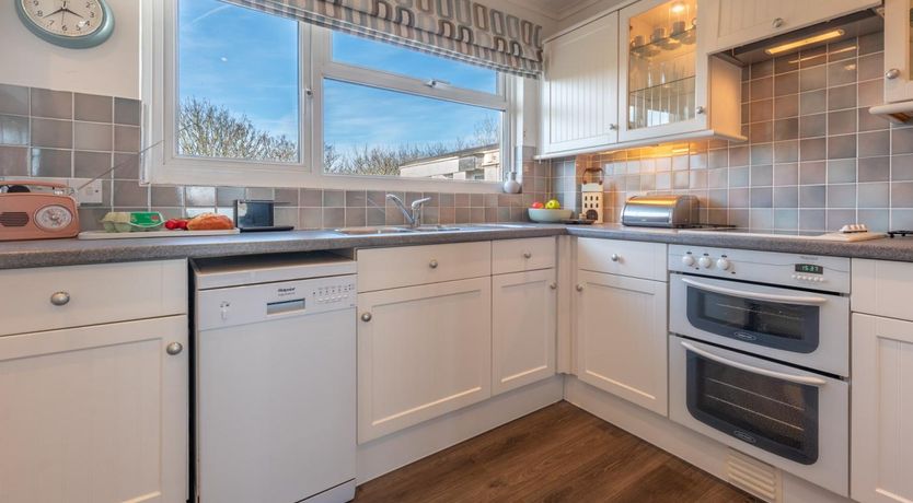 Photo of 2 Bed in Tenby