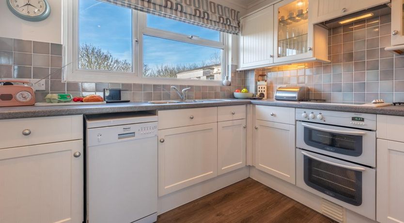 Photo of 2 Bed in Tenby