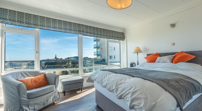 Photo of 2 Bed in Tenby