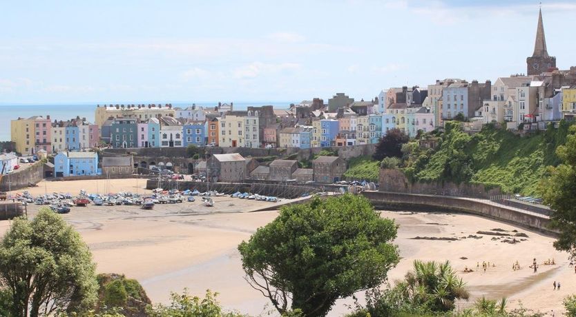 Photo of 2 Bed in Tenby