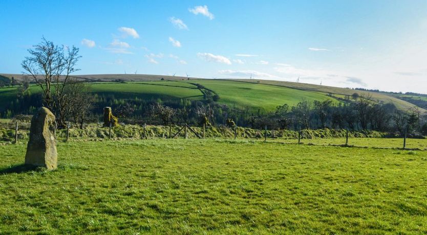 Photo of 3 Bed in Llanllwni