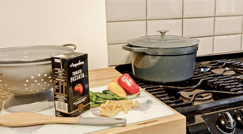 Photo of 6 Bed in Westbury-on-Severn