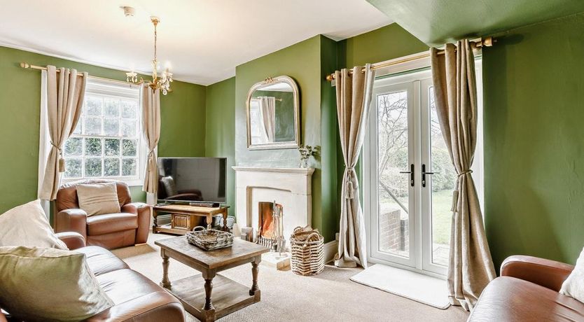 Photo of 6 Bed in Westbury-on-Severn