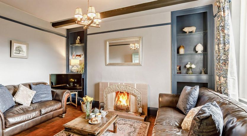 Photo of 6 Bed in Westbury-on-Severn