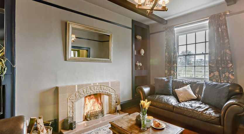 Photo of 6 Bed in Westbury-on-Severn