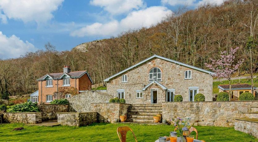 Photo of in Llanddulas (91054)