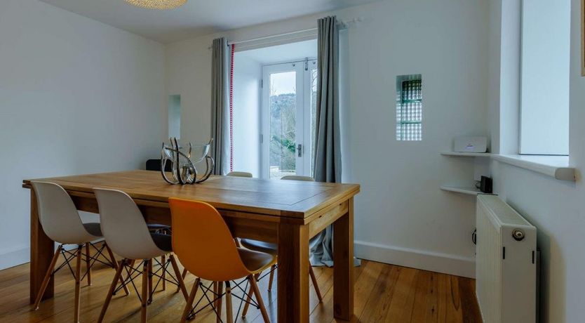 Photo of 6 Bed in Llanddulas