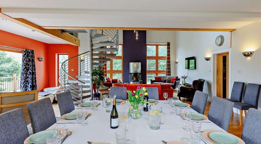 Photo of 5 Bed in Glenshee