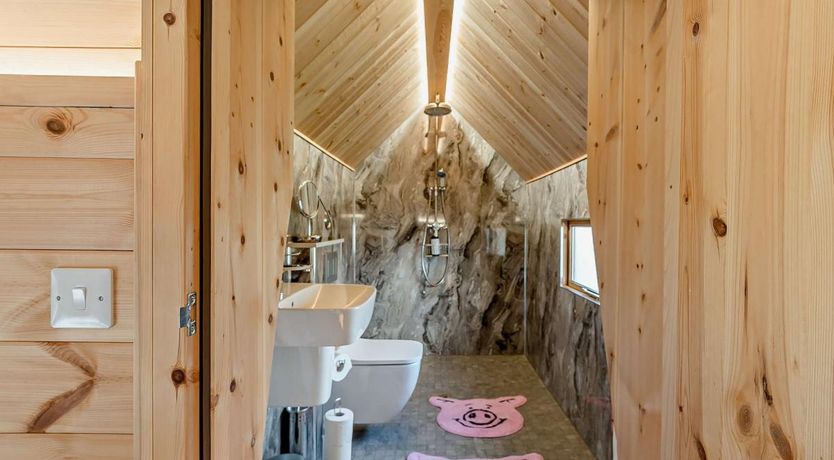 Photo of 1 Bed in Carnwath