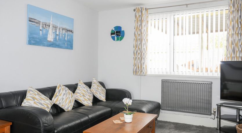 Photo of 2 Trem-Y-Mor