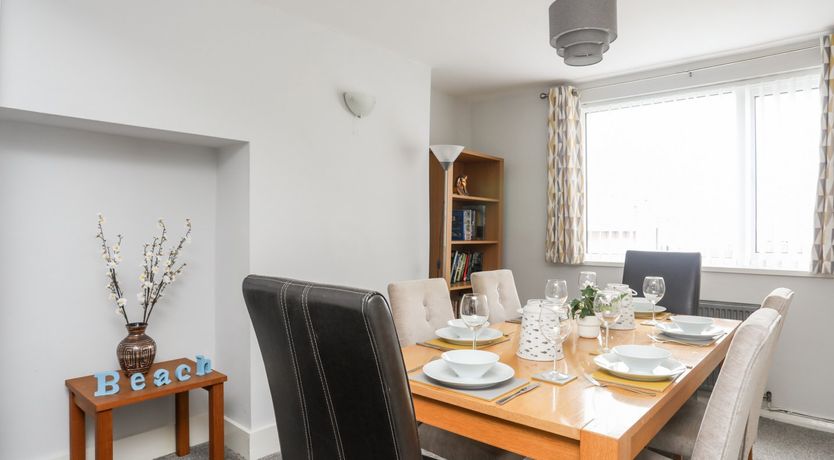 Photo of 2 Trem-Y-Mor