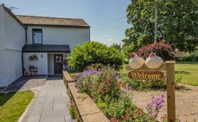 Photo of How Hill Farm Cottage