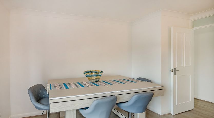 Photo of 44 West Front Road