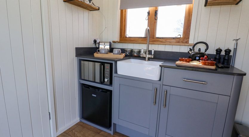 Photo of Cariad Bach