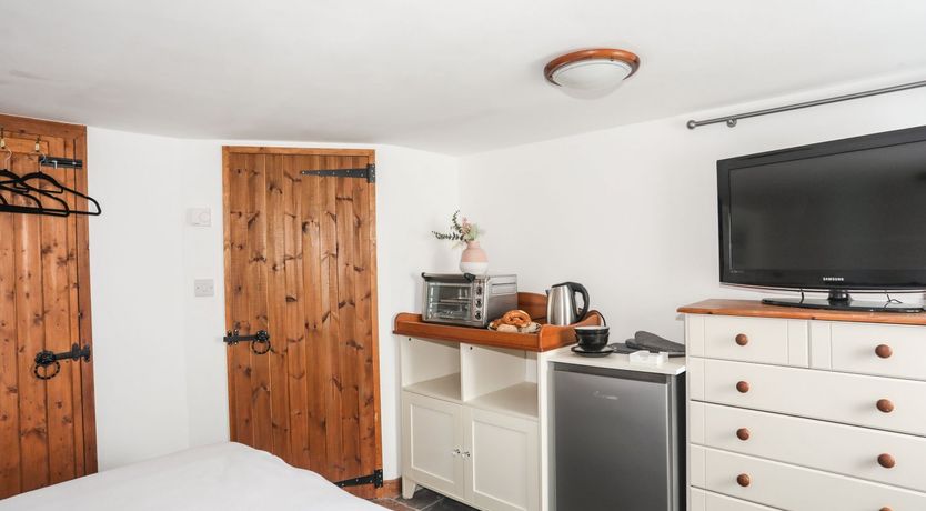 Photo of Mur Cwpwl - Annex