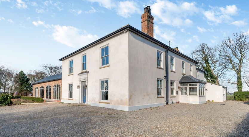 Photo of Carlton Manor