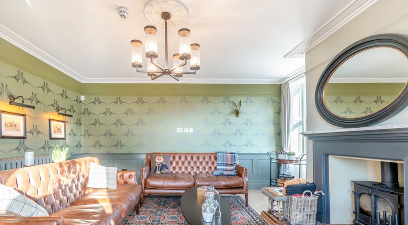 Photo of Carlton Manor