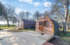 Pod 7 Holiday Cottage