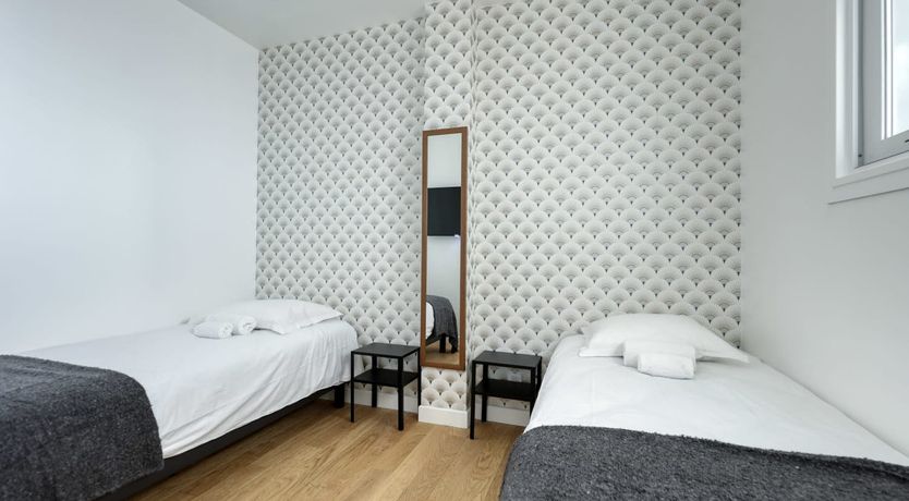 Photo of French Pearl