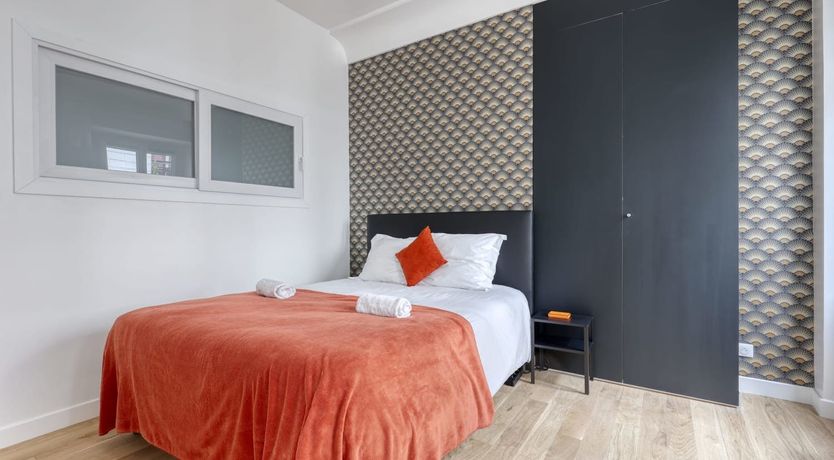 Photo of French Pearl