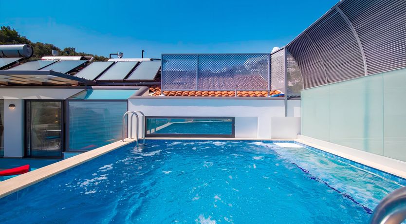 Photo of Old Stone & Leaf