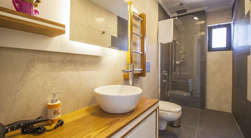 Photo of Old Stone & Leaf