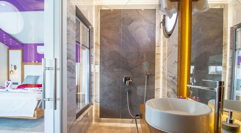 Photo of Old Stone & Leaf