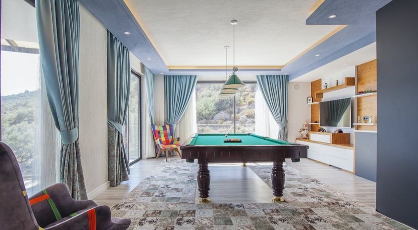 Photo of Old Stone & Leaf